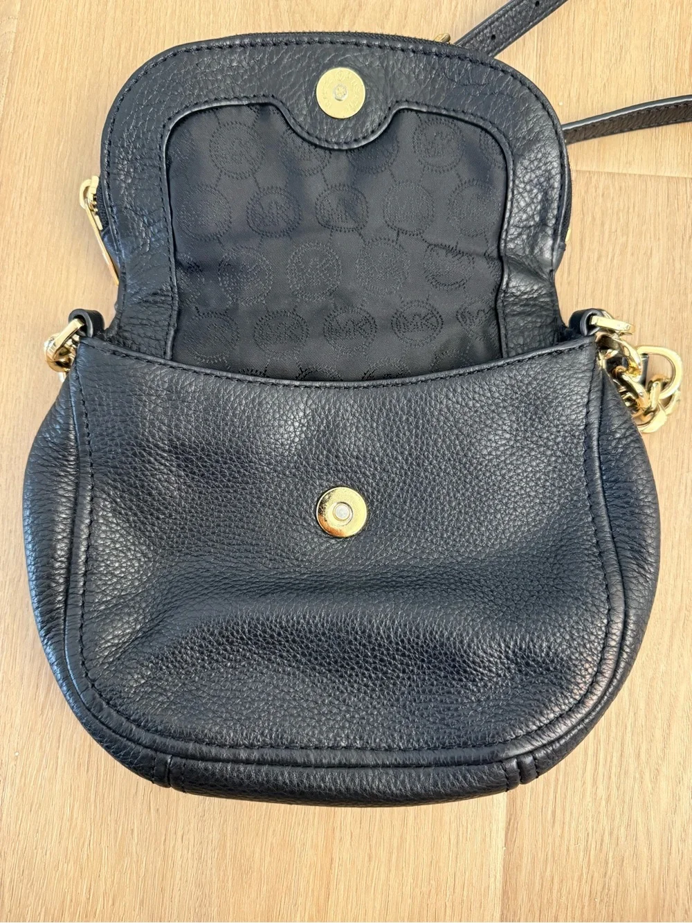 Michael Kors Black Leather Saddle Bag Crossbody Purse Gold Chain Accent Flap